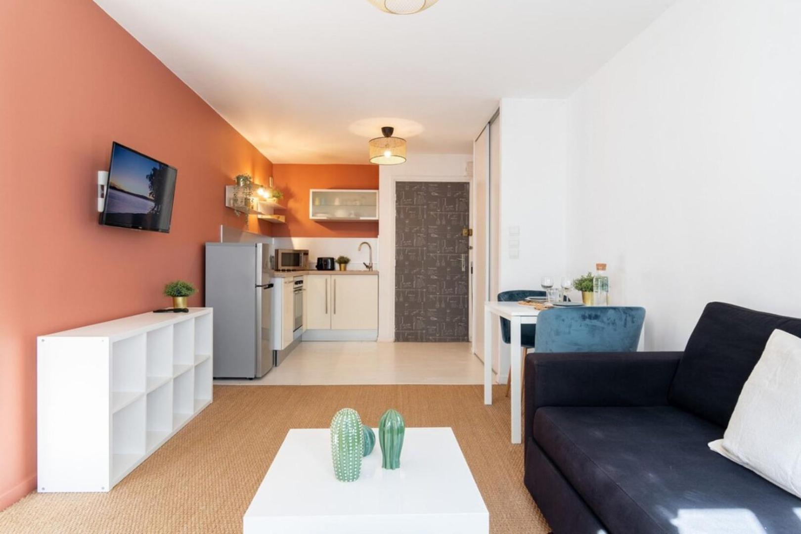 Apartment Vieux -nice Neat And Fully Equipped ! *